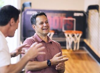 Commence team during happy hour